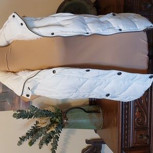 GREEN TEA white quilted vest. Removable hood. Size S. NWOT